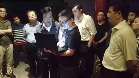 海南省委常委、三亞市委書記張琦帶隊(duì)，冒雨檢查城市夜景亮化工作