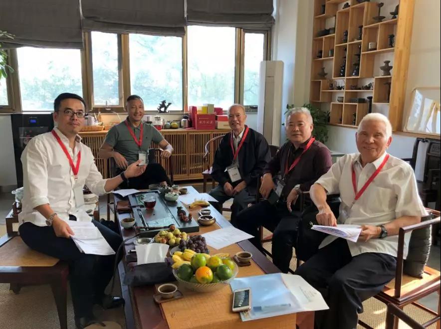 由左向右依次為王春龍先生、常志剛先生、王錦燧先生、徐華先生、任元會先生