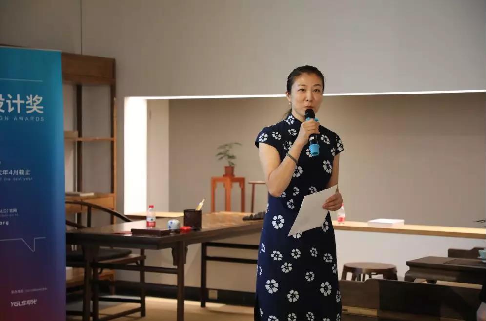 溪山清遠(yuǎn)生活館市場總監(jiān)王選文女士介紹溪山清遠(yuǎn)生活館
