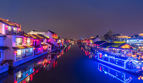 江蘇、無錫靈山夜景燈光秀 夜晚變仙境