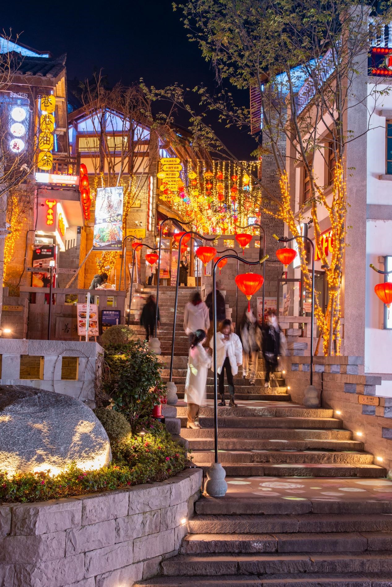 文旅夜游，帶動城市經(jīng)濟(jì)發(fā)展的一把好手！01