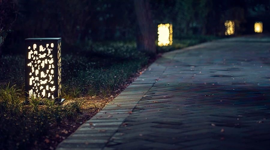 旅游景區(qū)的燈光設(shè)計，夜空中最亮的星